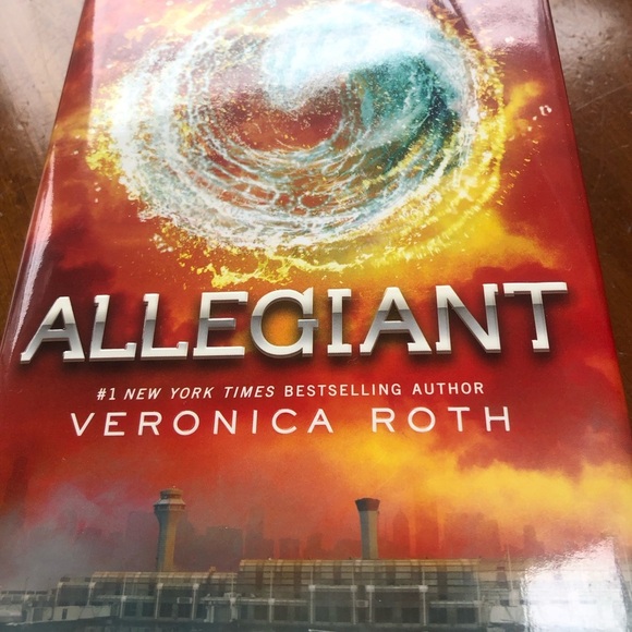 Allegiant by - Veronica Roth book is like new - Picture 2 of 7
